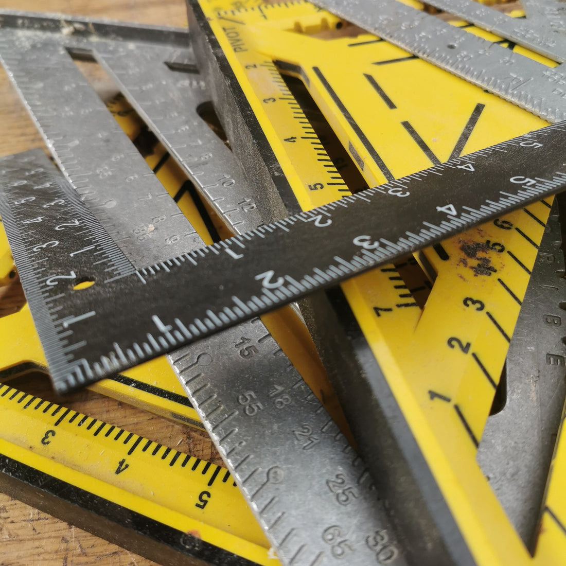 What's a Set Square? How important is is for carpenter and joiners.