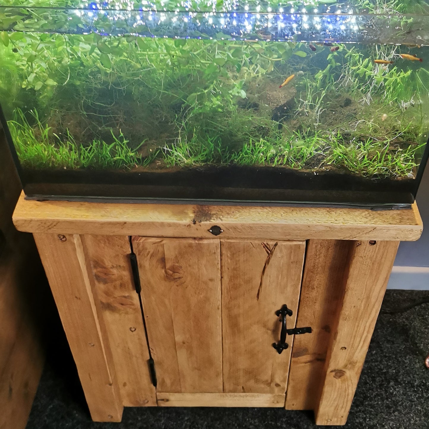 Handmade Fish Tank & Aquarium Stand – Custom Sizes & Colours