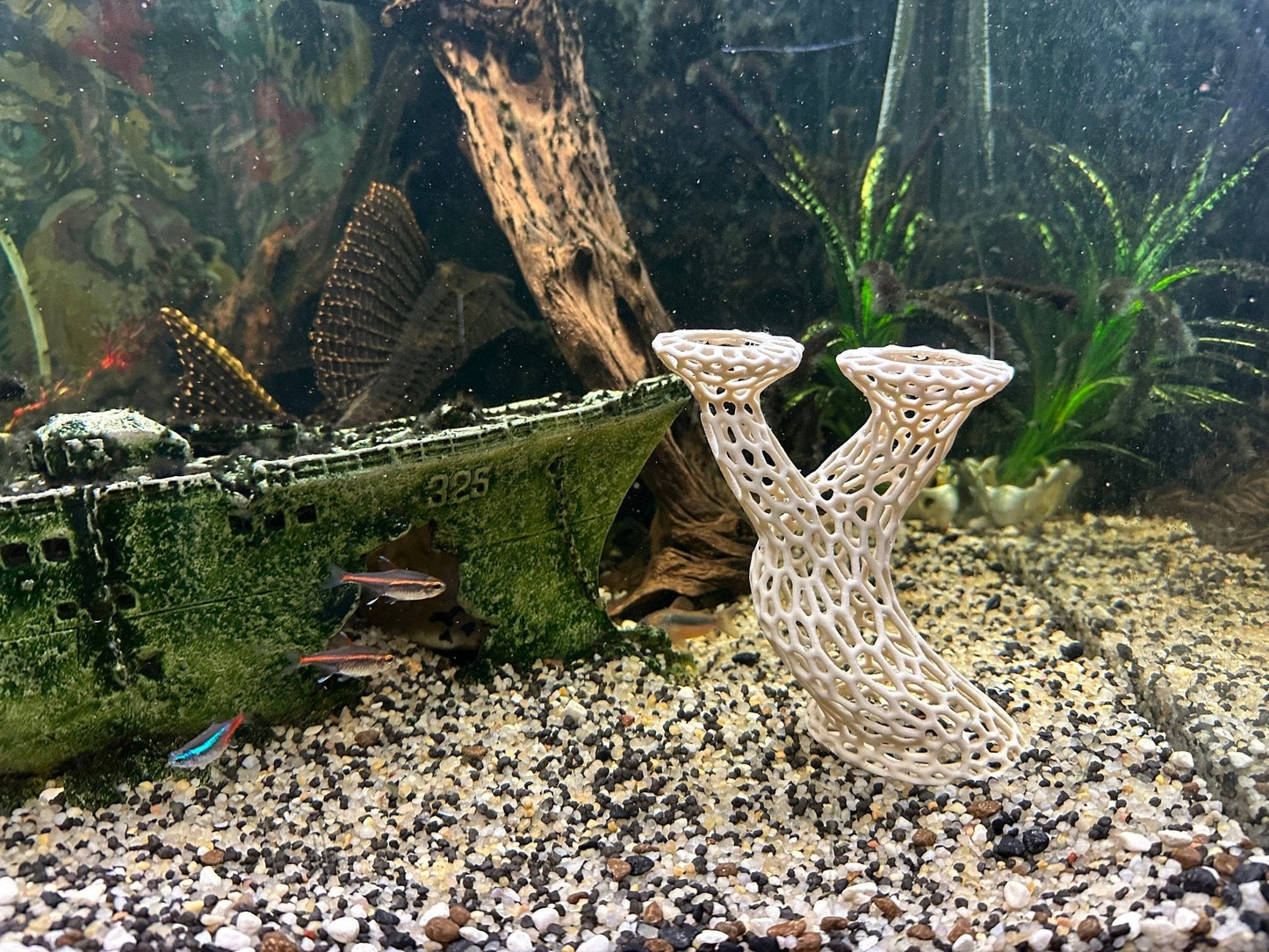 Moss and Plant Shelter for Aquariums in a Bonsai Tree Style