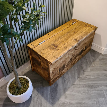 Horsham Storage bench - Solid Wooden Seat Chest